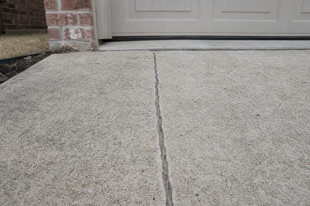 Clean the crack photo